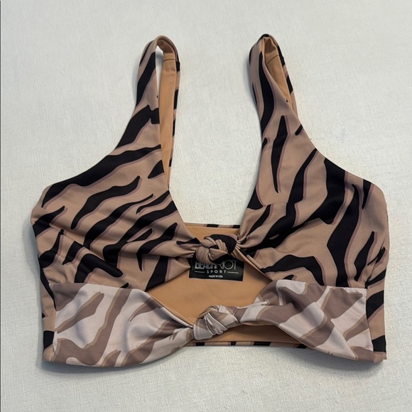 NWOT BEACH RIOT BOWIE CUTOUT SPORTS BRA - Picture 4 of 6